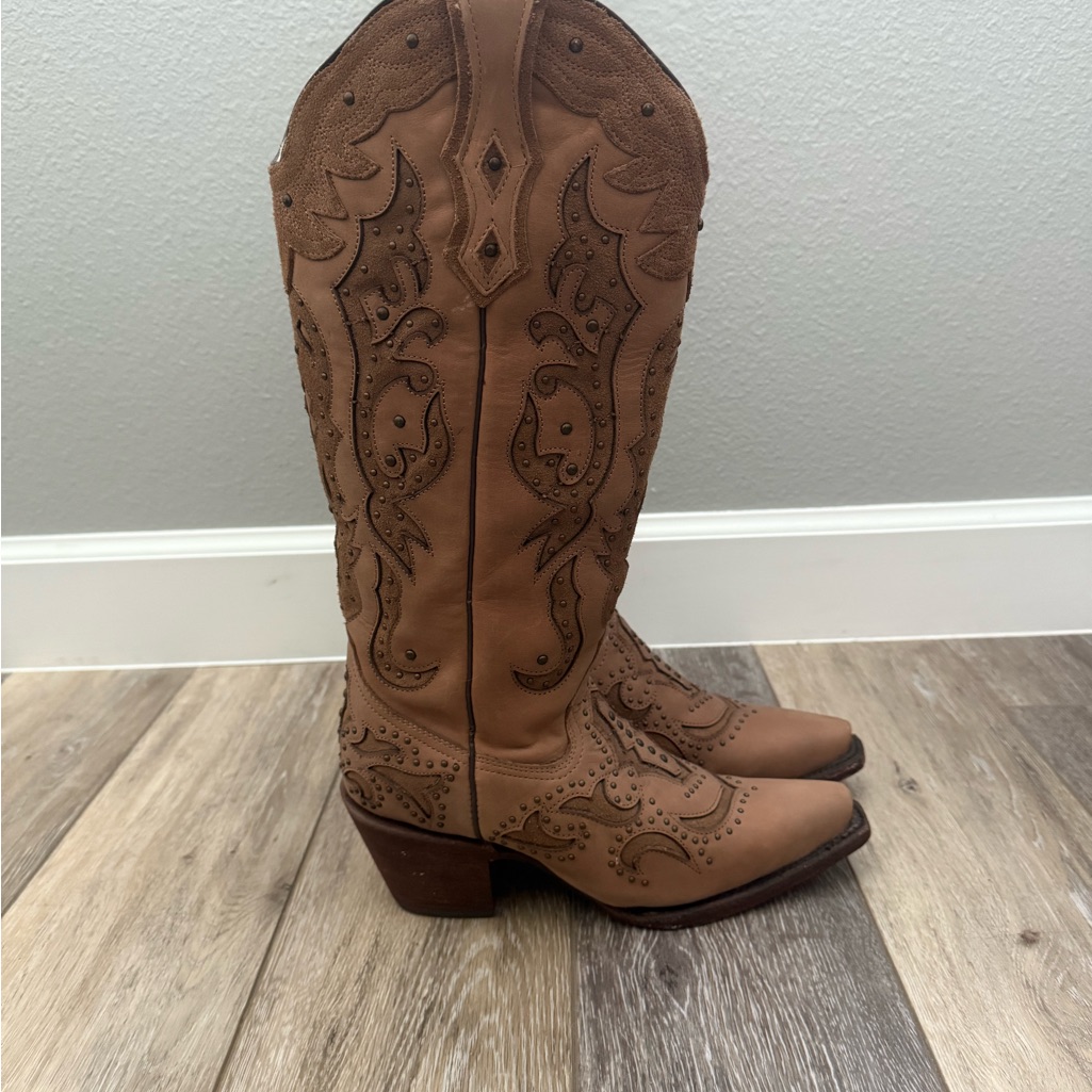 Brown Embroidered Heeled Boots